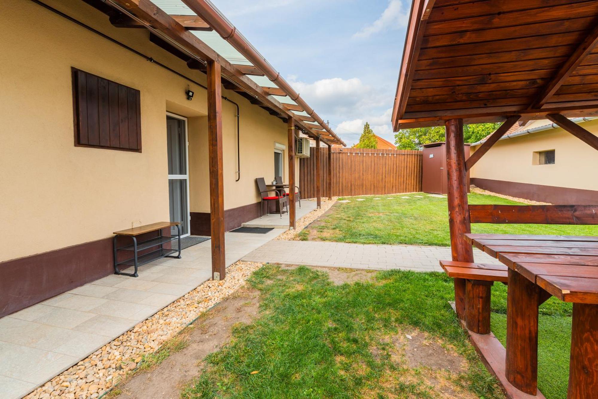 Dio Vendeghaz Villa Mezokovesd Exterior photo